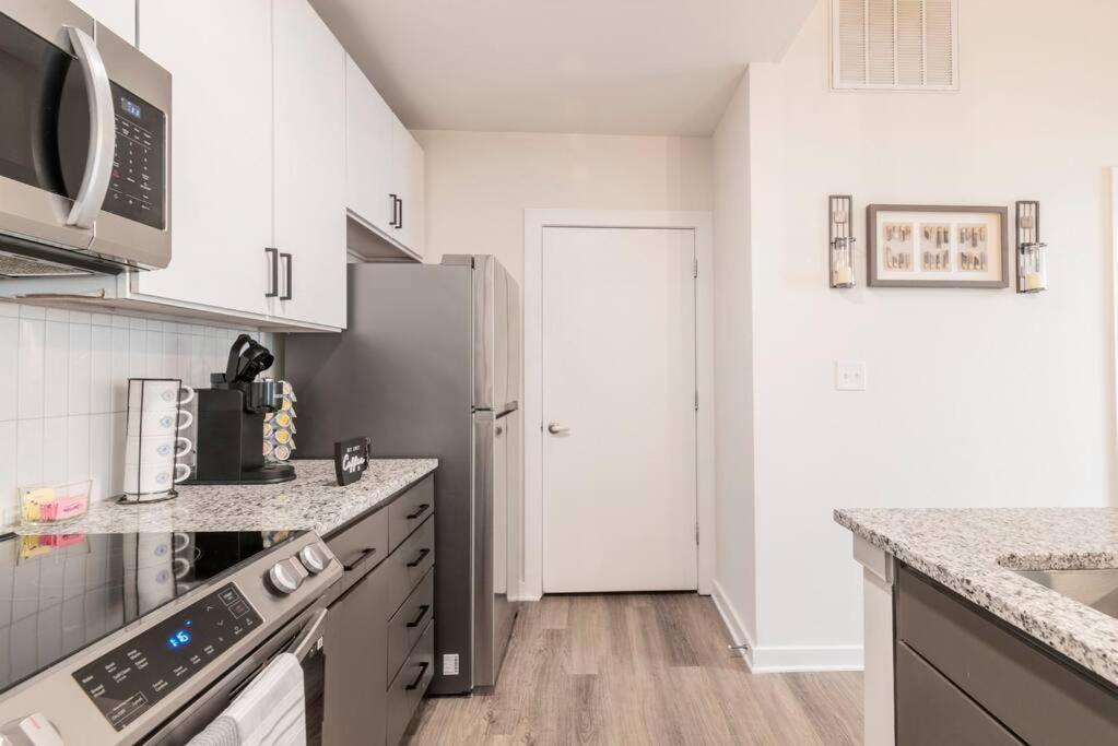 Charming Cozy Apartment With Wi-Fi & Free Parking Charlotte Eksteriør billede