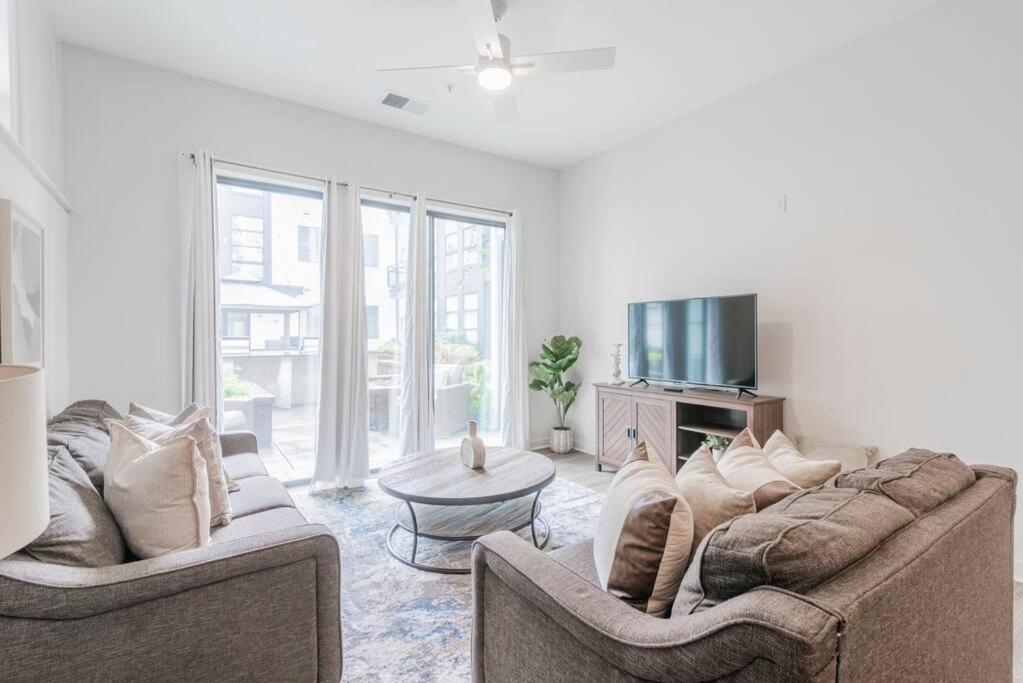 Charming Cozy Apartment With Wi-Fi & Free Parking Charlotte Eksteriør billede
